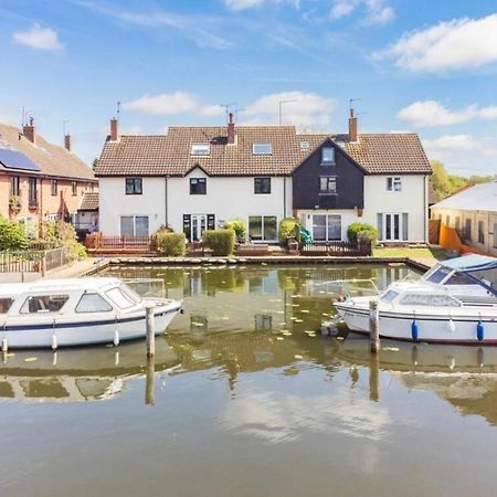 Cottage On The Quay Wroxham Extérieur photo