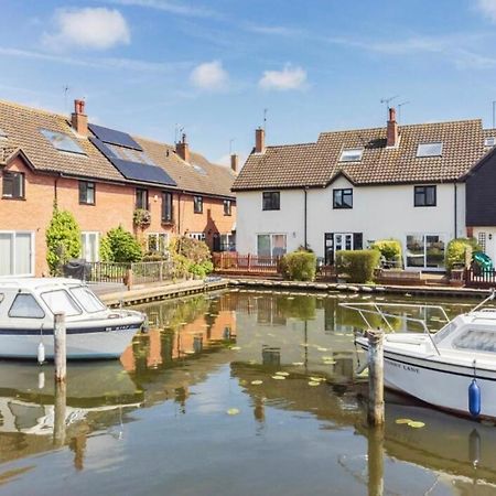Cottage On The Quay Wroxham Extérieur photo