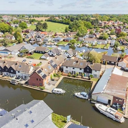 Cottage On The Quay Wroxham Extérieur photo