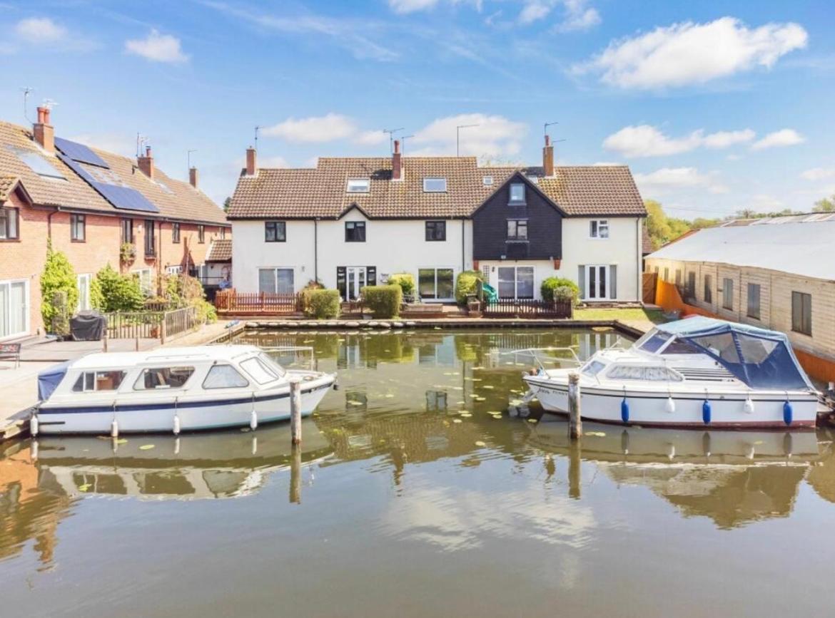 Cottage On The Quay Wroxham Extérieur photo